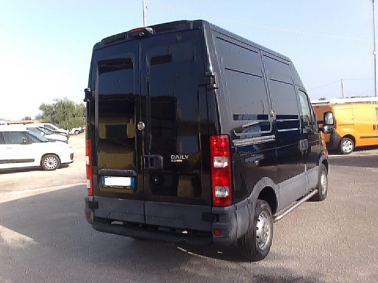 Iveco Daily 35s13 Autoveicolo uso speciale Officina Mobile con Rampa Posteriore