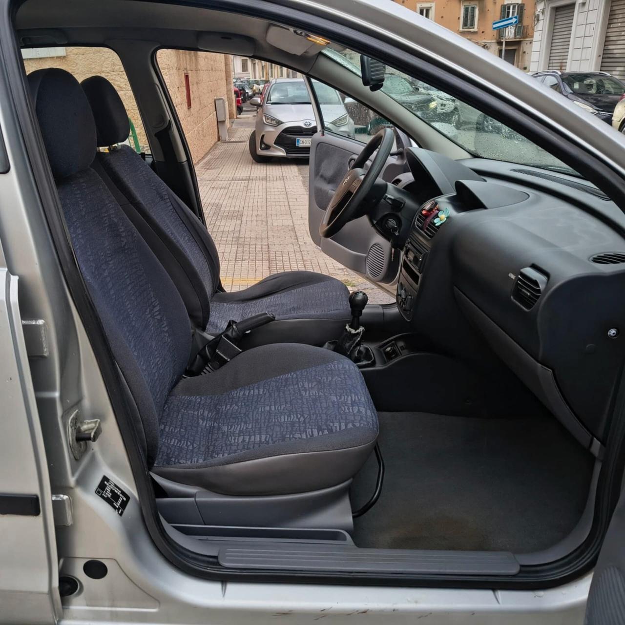 Opel Corsa 1.2i 16V cat 5 porte