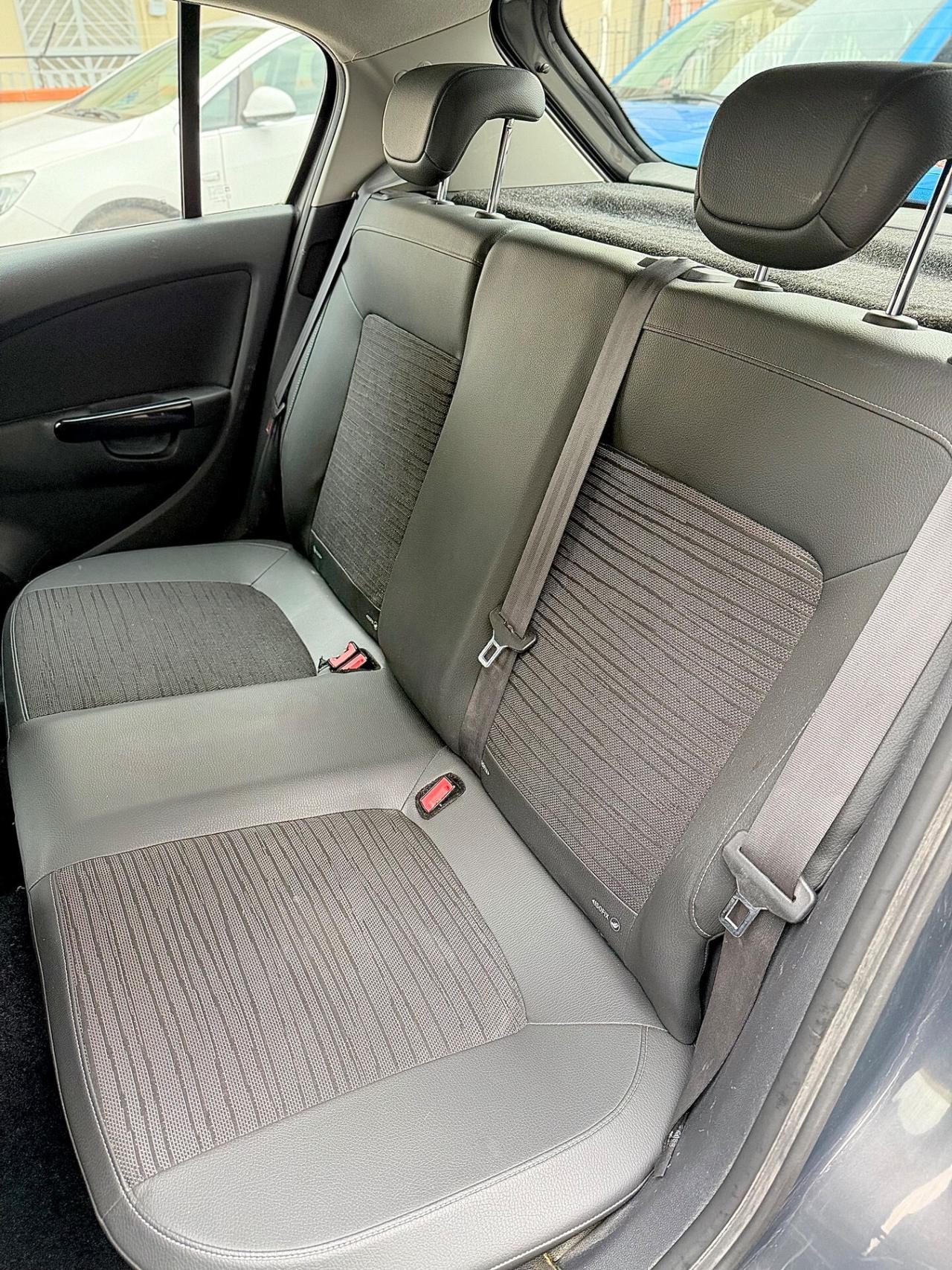 PACCHETTO DI 2 AUTO:ANNUNCIO RIVOLTO A COMMERCIANTI