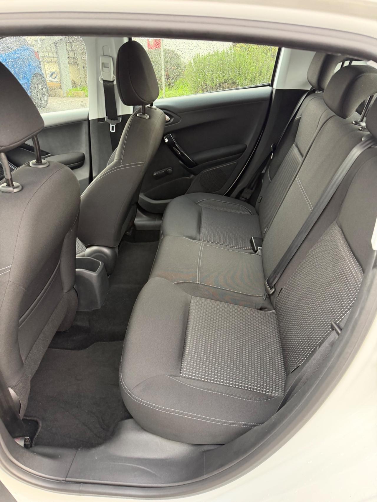 Peugeot 208 BlueHDi 100 S&S 5 porte Allure