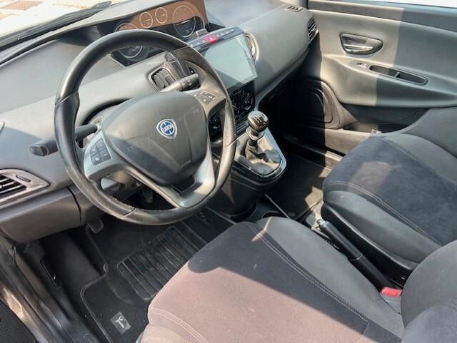 Lancia Ypsilon 1.2 69 CV 5 porte S&S Platinum