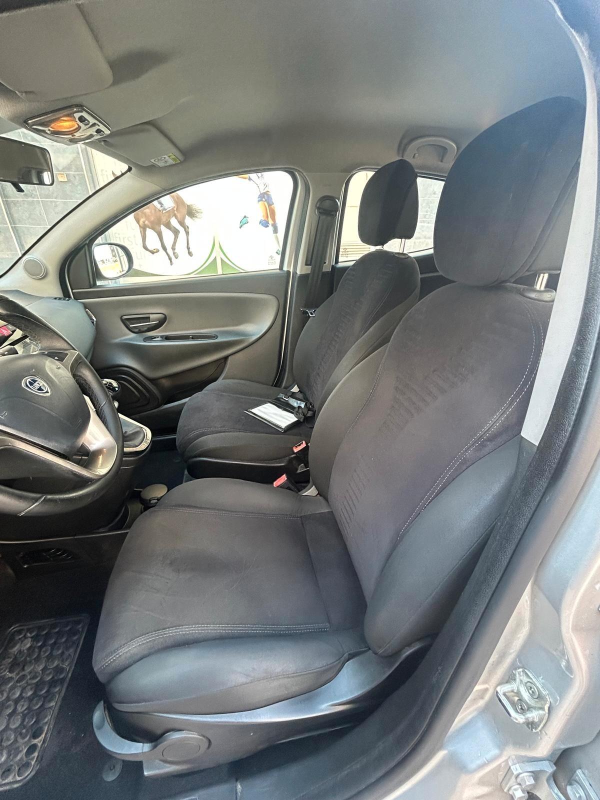 Lancia Ypsilon 1.2 69 CV 5 porte Gold