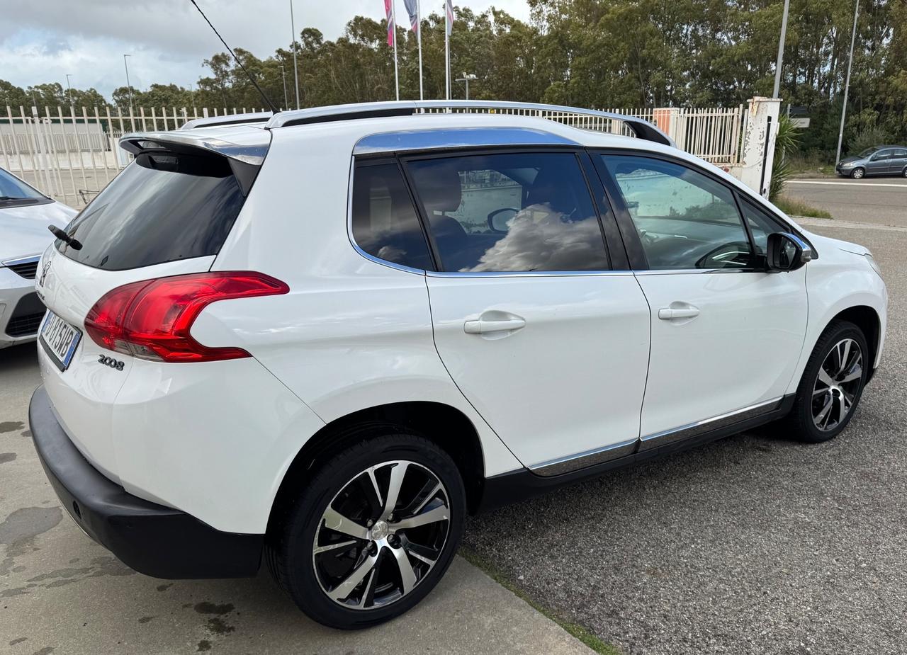 Peugeot 2008 1.6 BlueHDi 120 Allure -GRIP CONTROL-