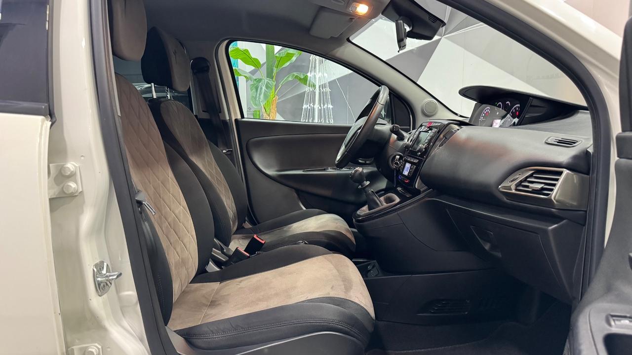 Lancia Ypsilon 1.2 69 CV 5 porte S&S Platinum-43.000 km