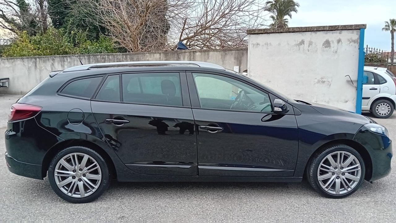 Renault megane s.w “g.t line”1.5 dci-full -2012