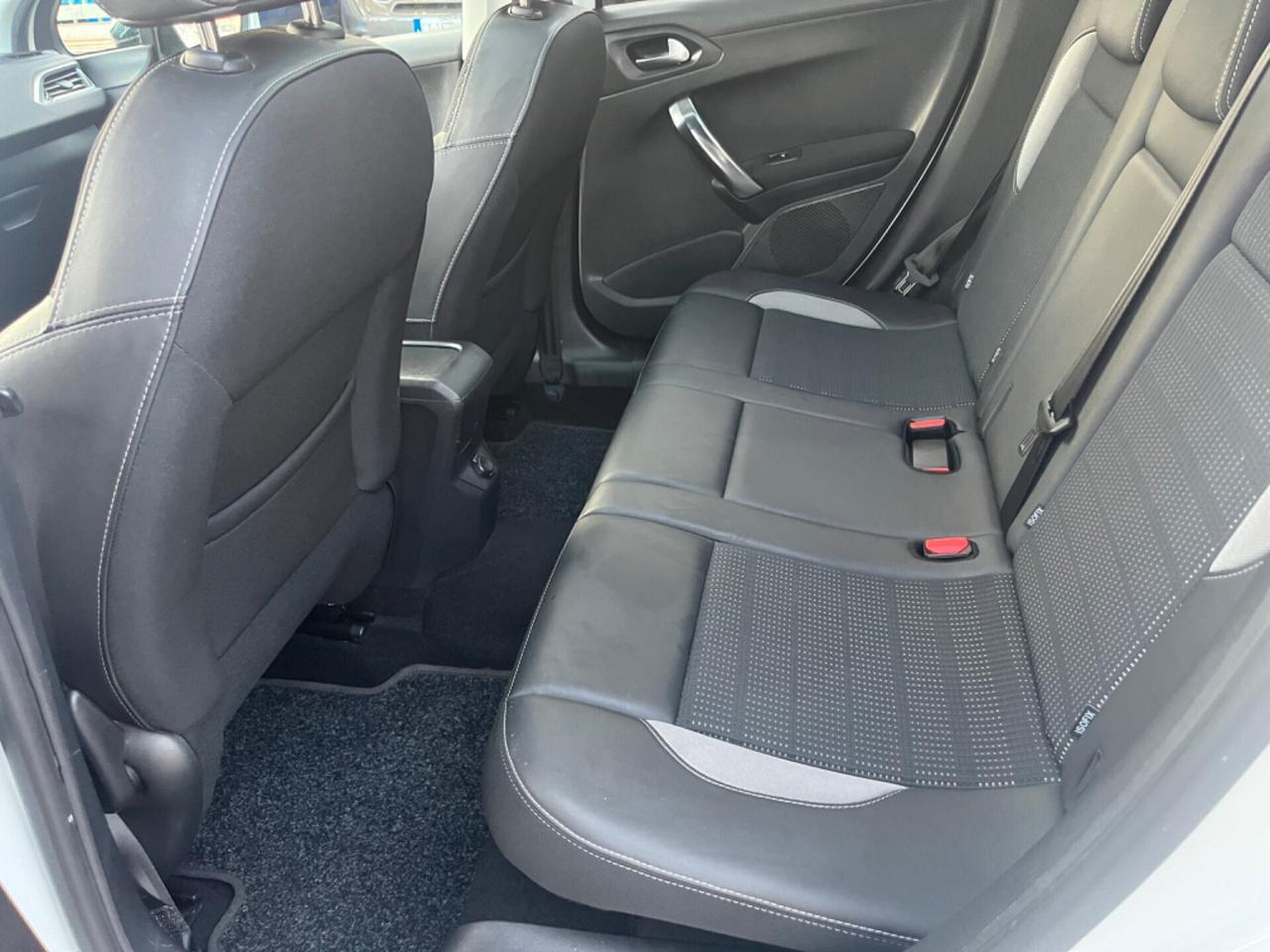 Peugeot 2008 BlueHDi Allure Unipro 2015