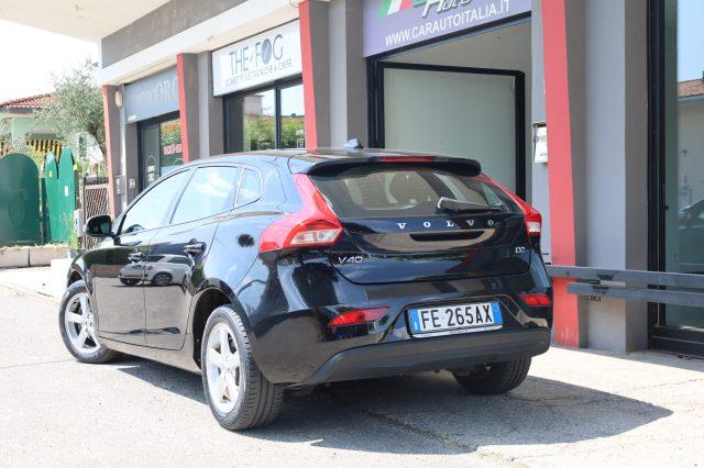 VOLVO V40 D2 2.0d UniPropietario Tagliandata per NEOPATENTAT