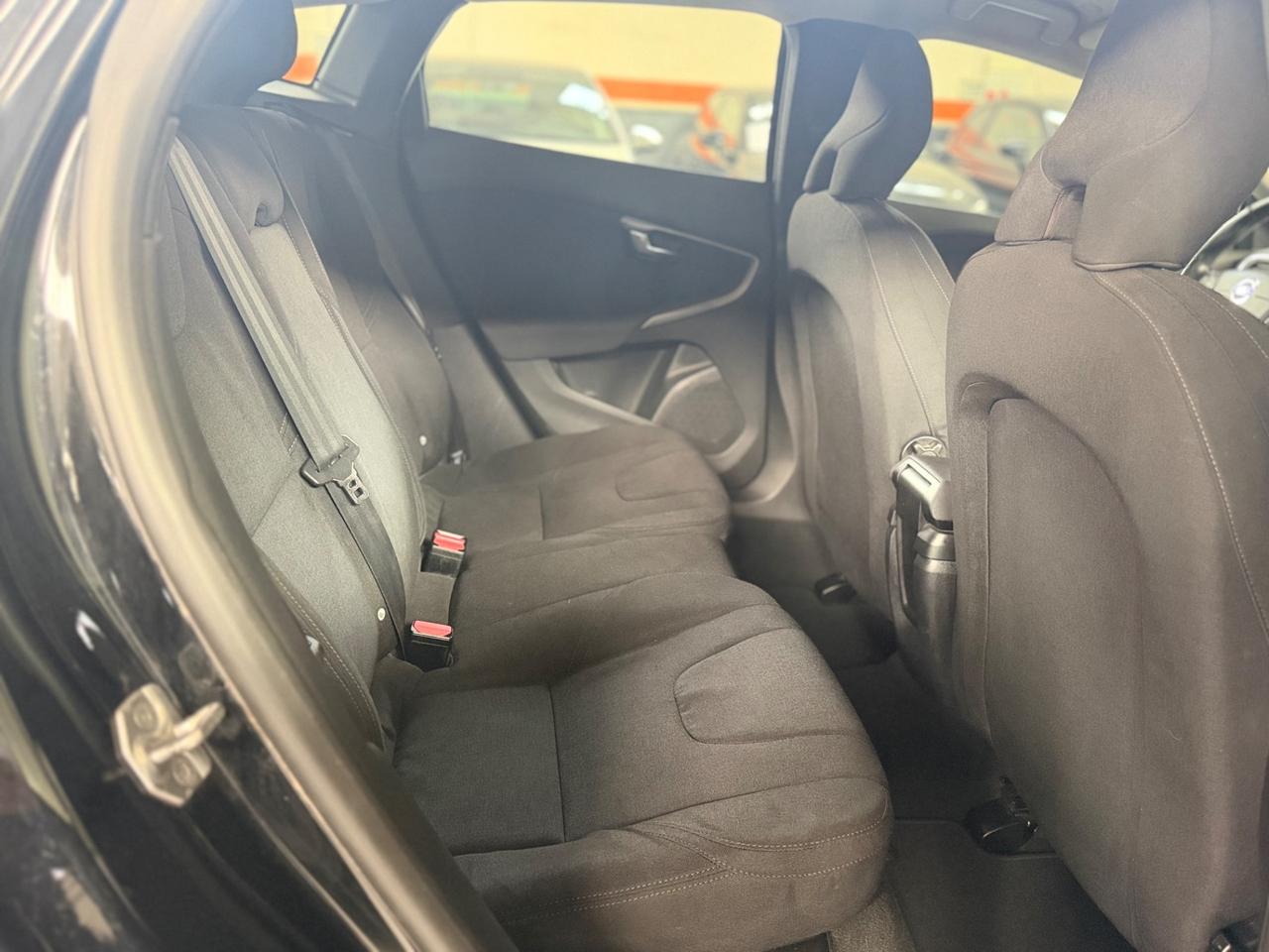 Volvo V40 D2 1.6 Powershift Kinetic NEOPATENTATI
