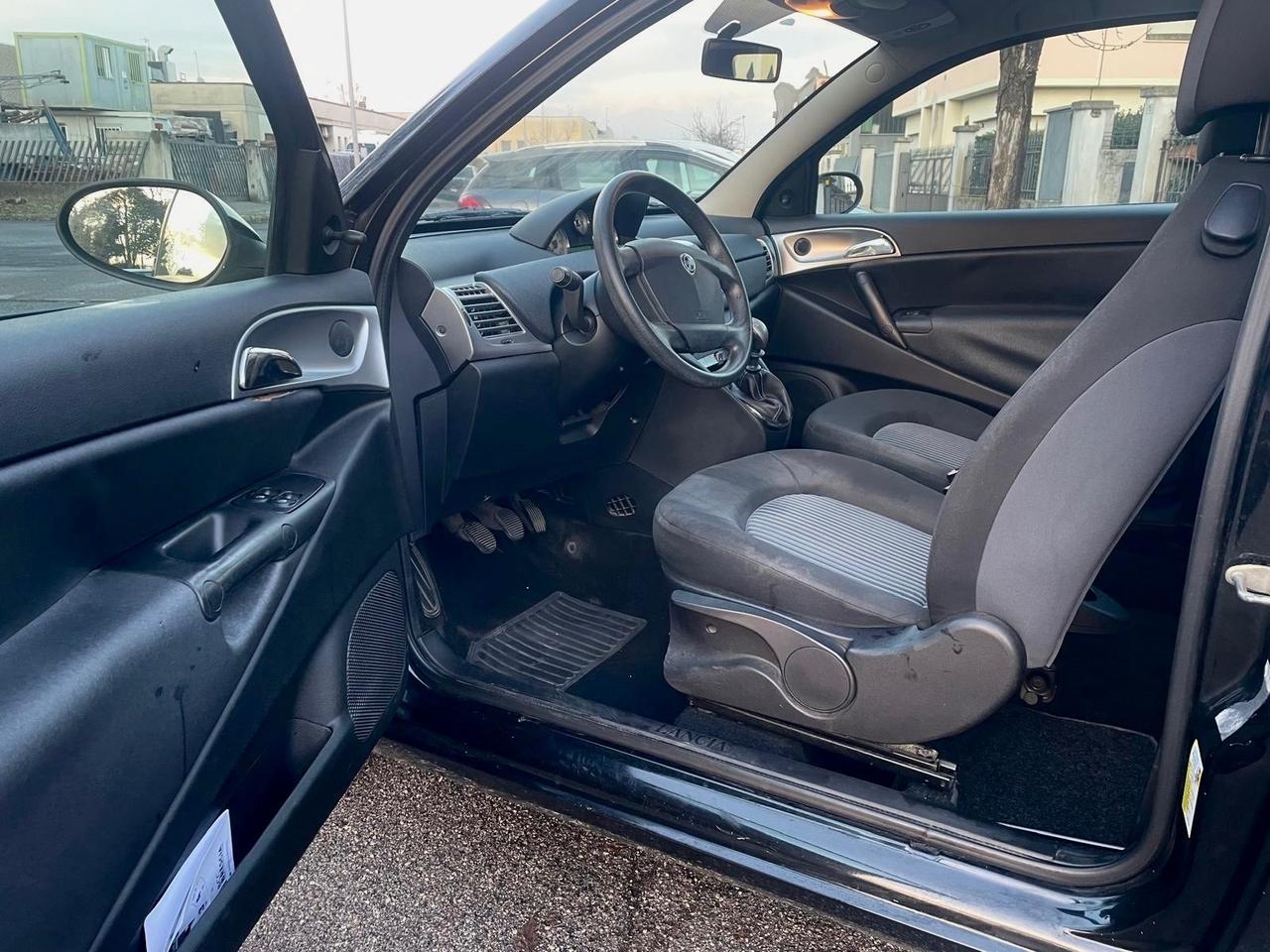 Lancia Ypsilon 1.2 Versus