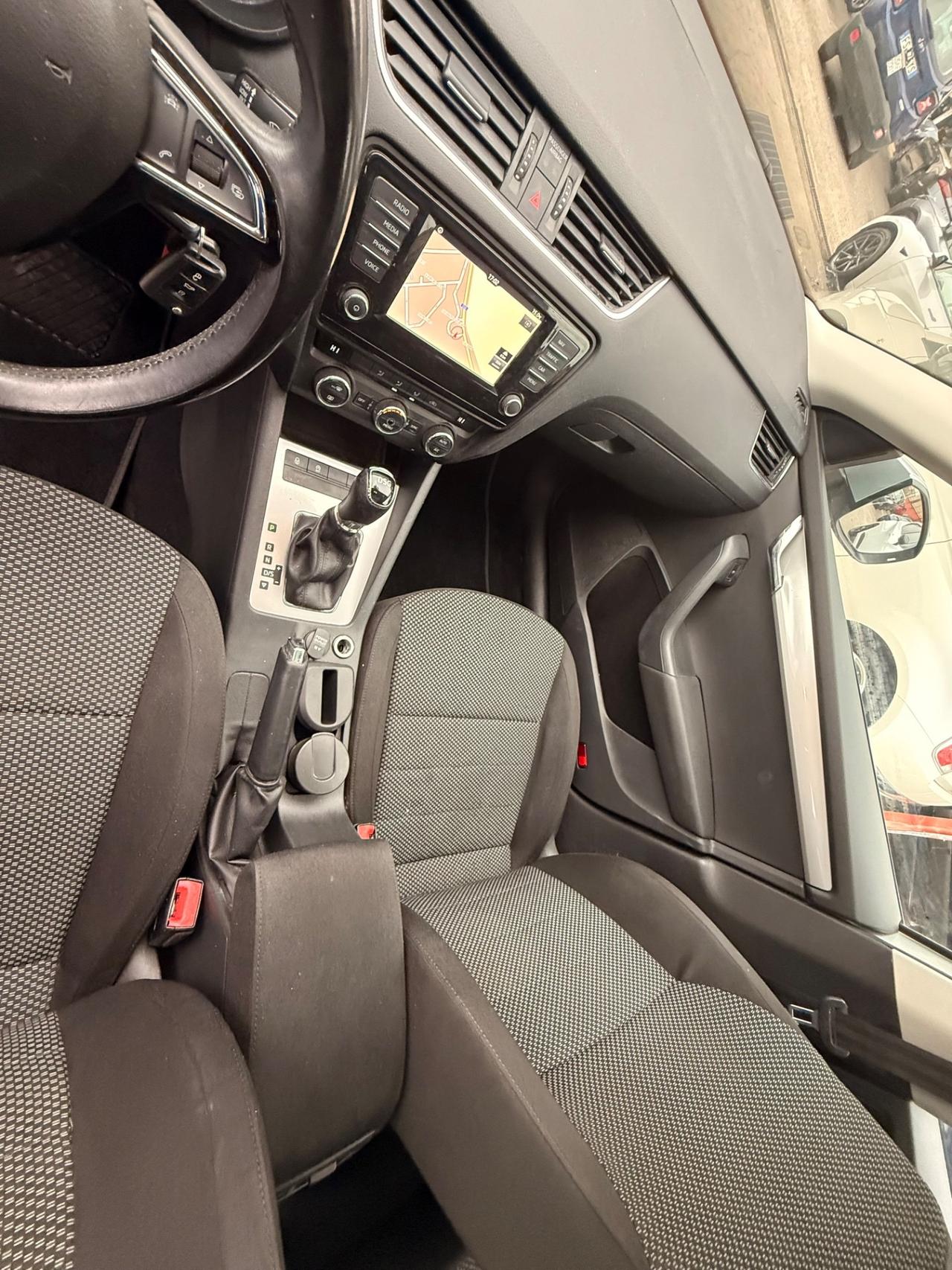 Octavia 1.6 TDI/dsg/rate/(( 80 mila km- unipro ))