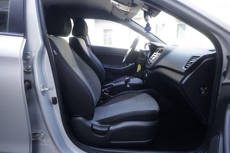 Hyundai i20 Hyundai i20 1.1 CRDi 12V 5 porte Comfort 55KW ANNO 2015