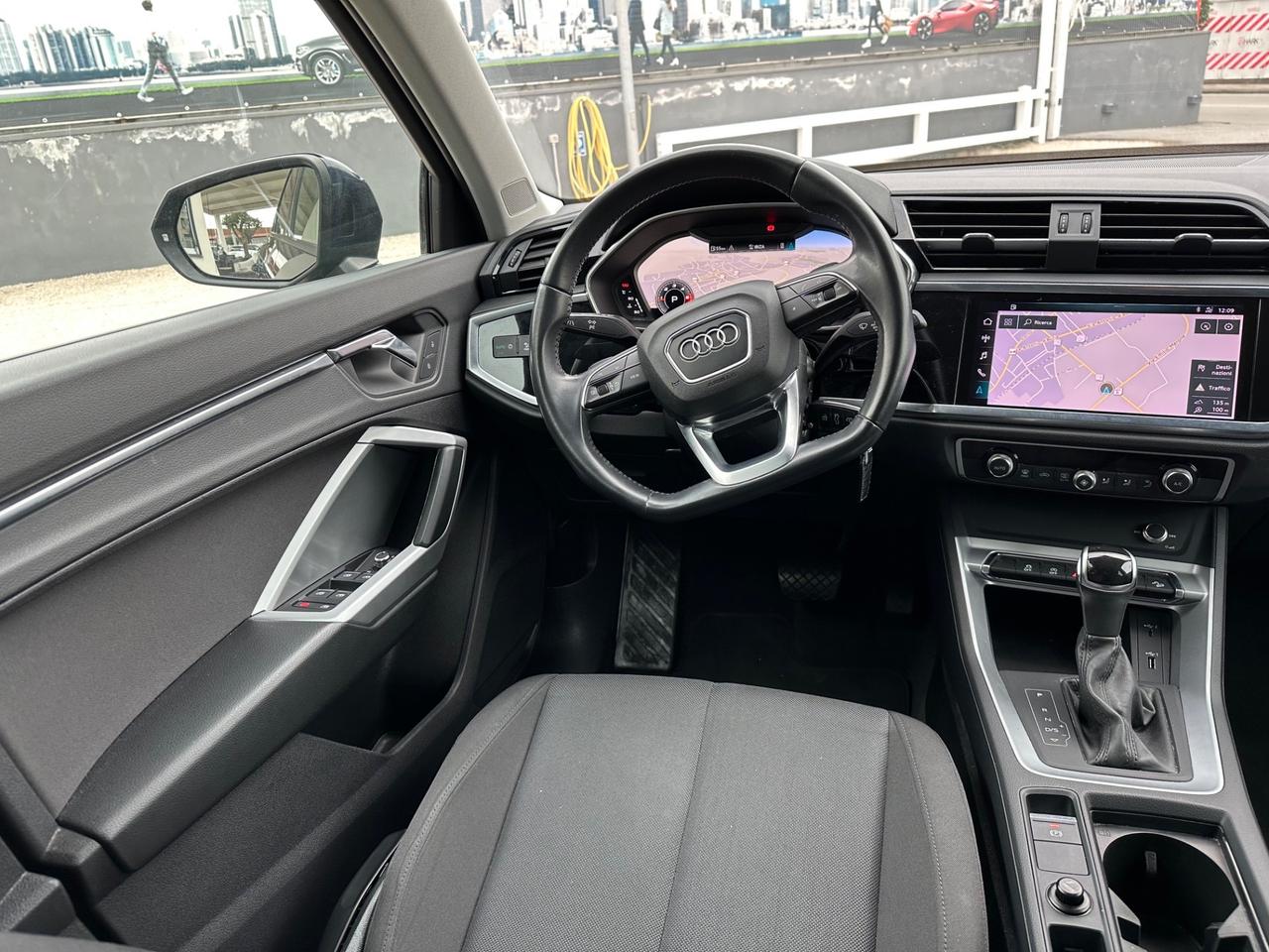 Audi Q3 35 TDI quattro Business Advanced