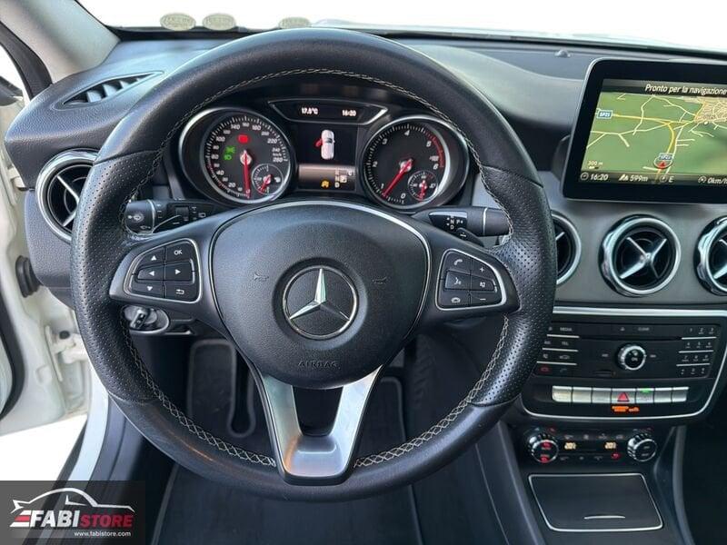 Mercedes-Benz GLA GLA 200 d Automatic Sport - Tetto, Camera, Navi ecc
