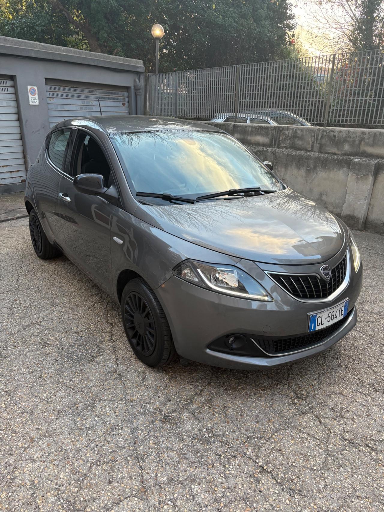 Lancia Ypsilon 1.0 FireFly 5 porte S&S Hybrid Gold
