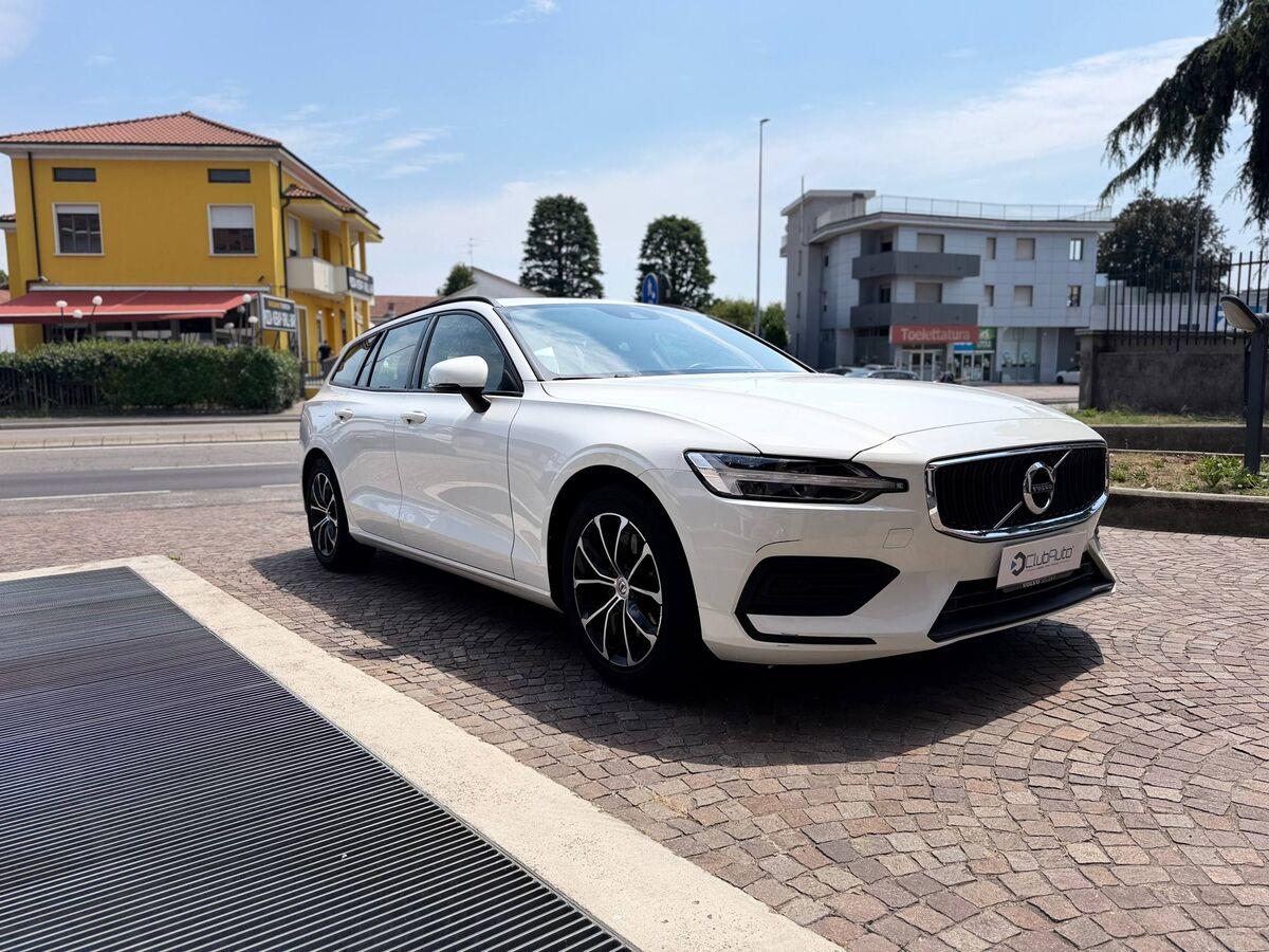 Volvo V60 2.0 b3 Momentum Business auto 8m my21