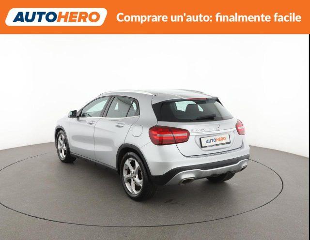 MERCEDES-BENZ GLA 180 Sport