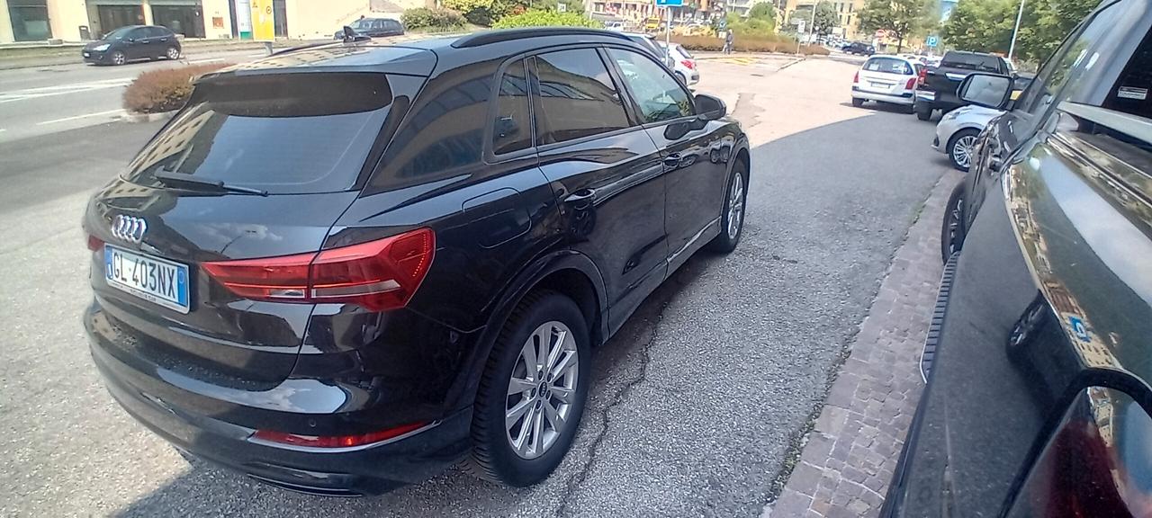 Audi Q3 35 TDI S tronic Business Advanced