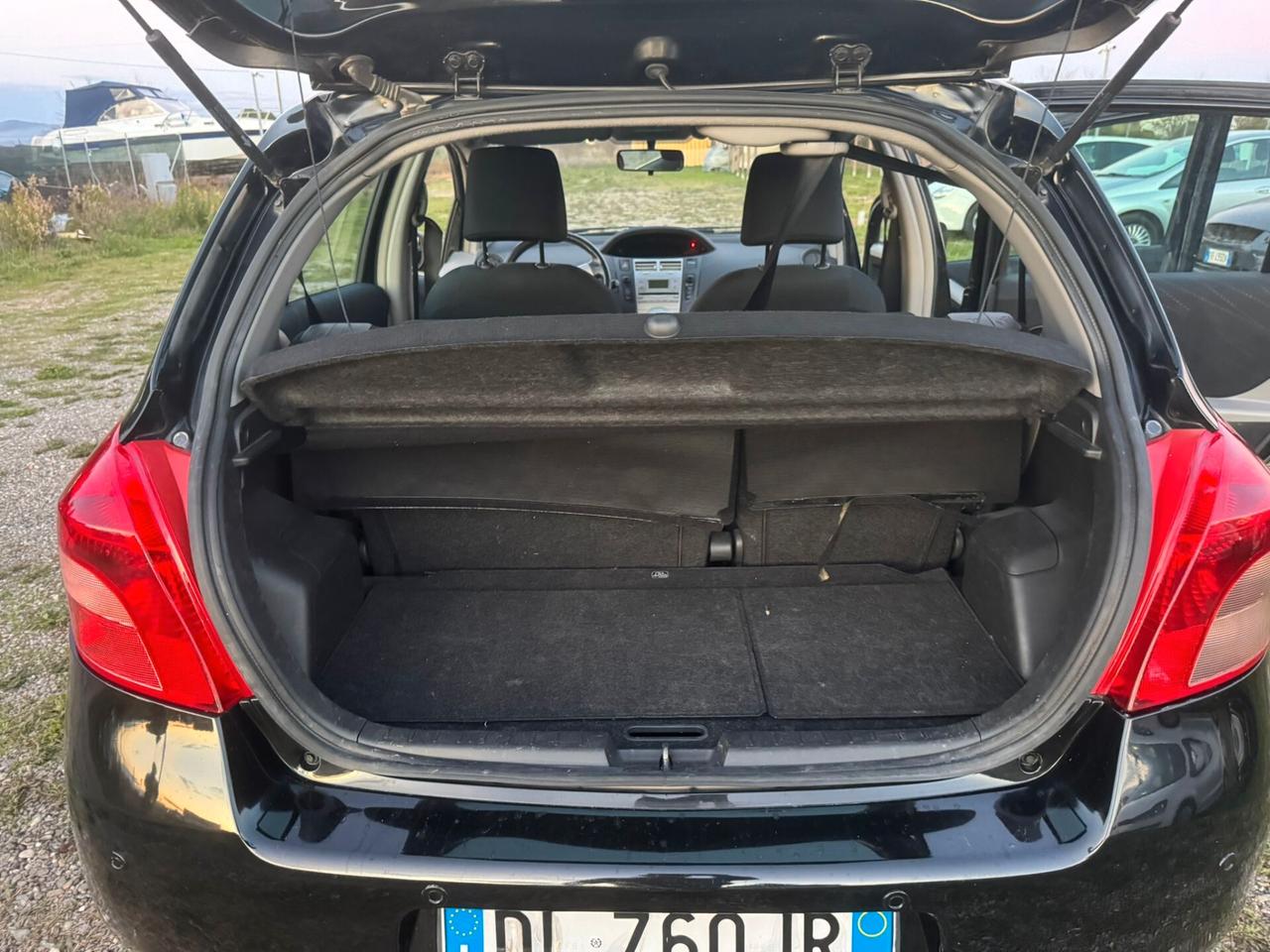 Toyota Yaris 1.0 5 porte SOLAMENTE 129.000 KM