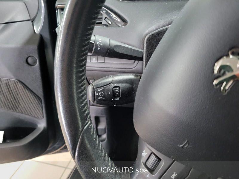 Peugeot 208 1.2 12V VTi 82cv Active