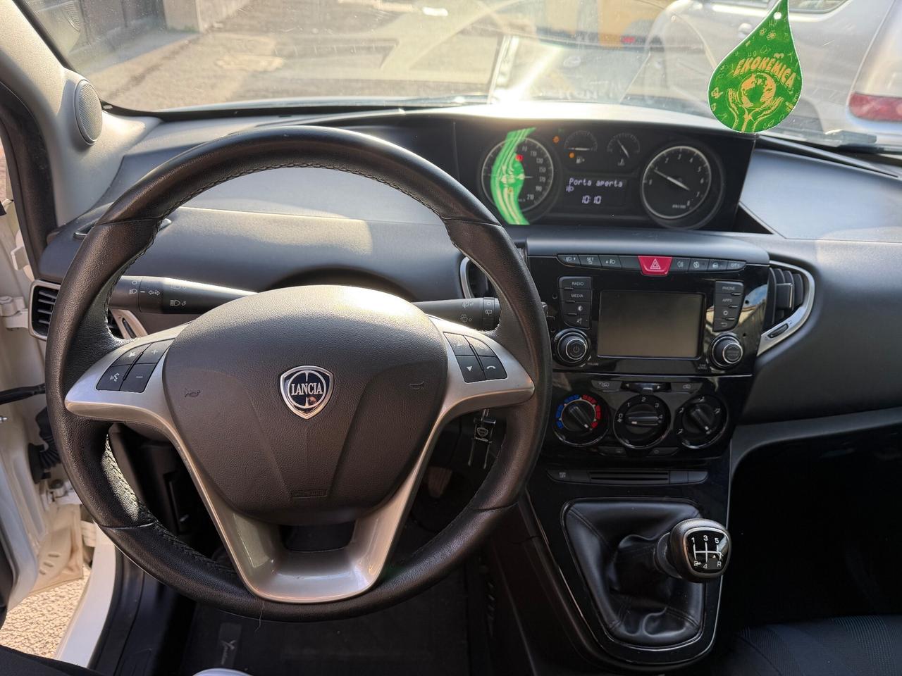 Lancia Ypsilon 1.2 69 CV 5 porte S&S Platinum