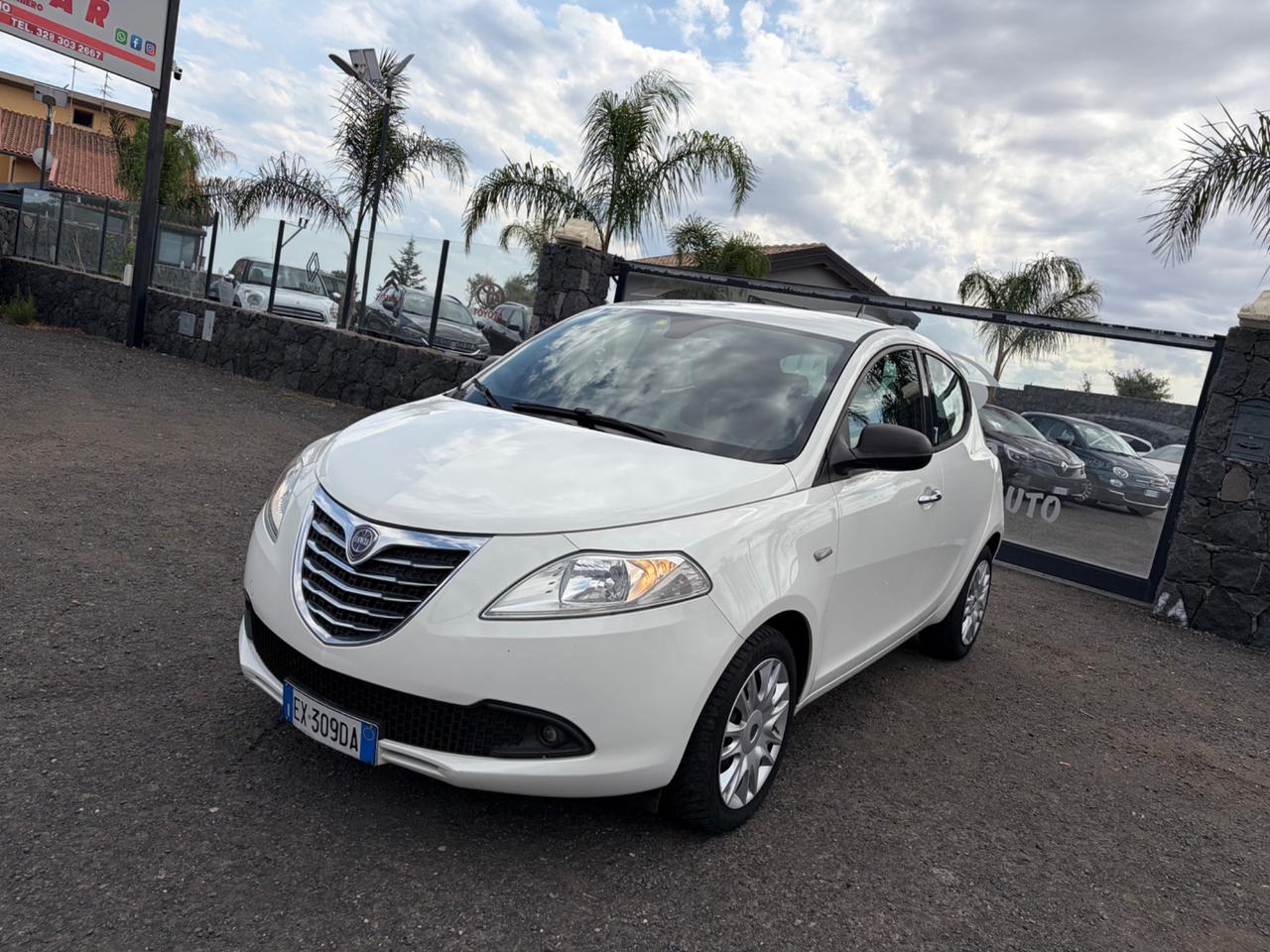 Lancia Ypsilon 1.2 69 CV 5 porte S&S Silver