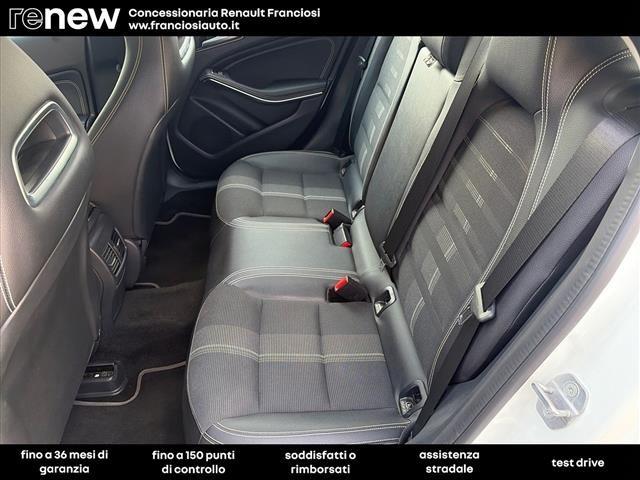 MERCEDES-BENZ GLA 200 D Sport 7G-DCT