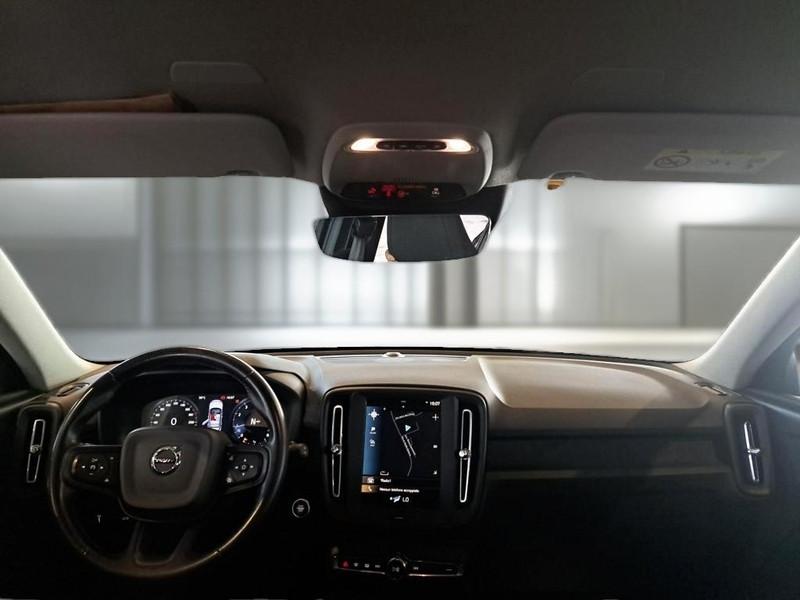 VOLVO XC40 T2 Momentum Core