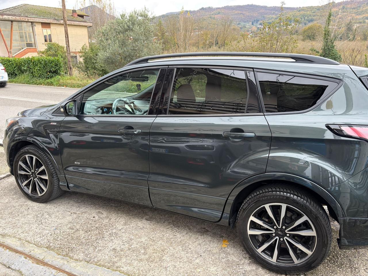 Ford Kuga 2.0 TDCI 150CV 4WD TETTO Powershift ST-Line