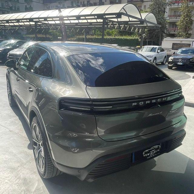 PORSCHE - Macan EV - 4