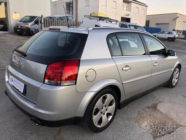 Opel Signum 3.0 V6 CDTI Sport