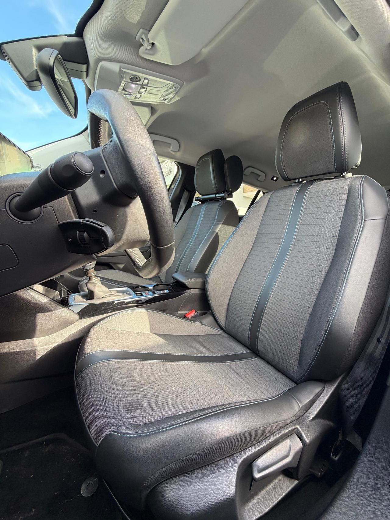 Peugeot 2008 PureTech 155 S&S EAT8 GT