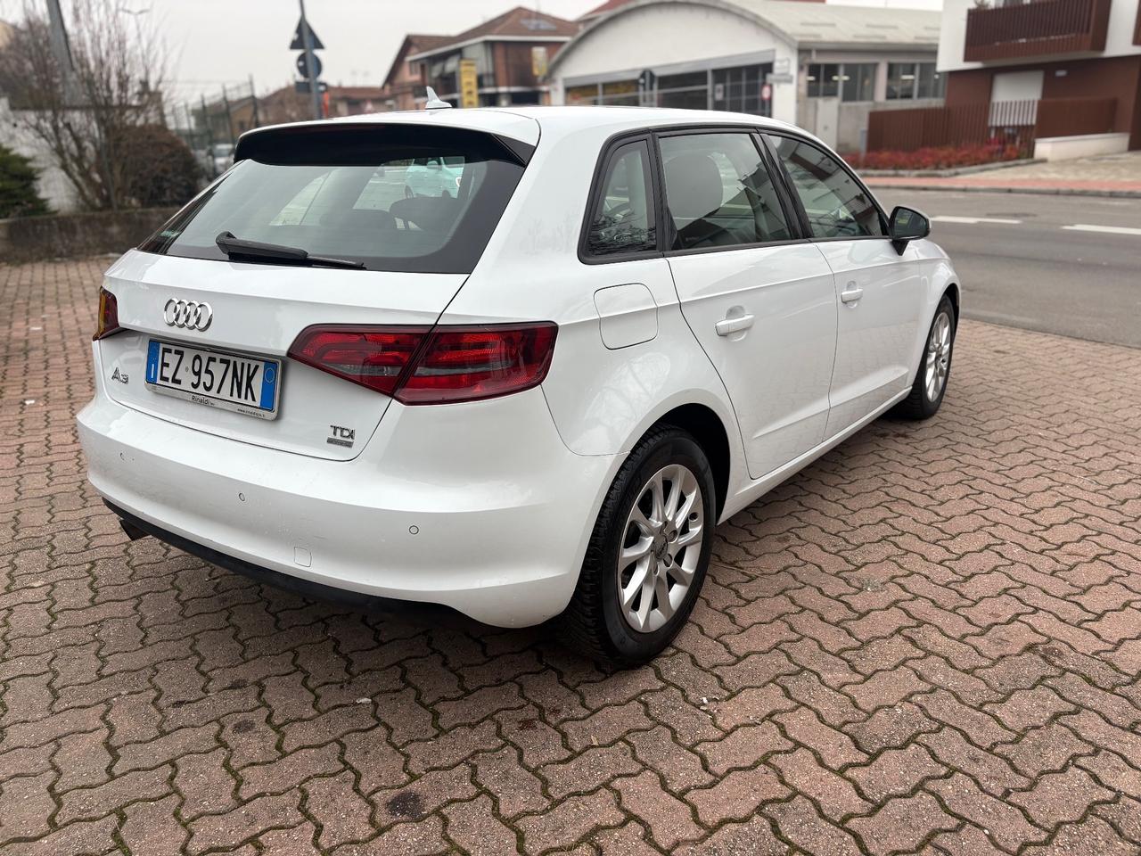 Audi A3 Sedan 1.6 TDI ultra Attraction