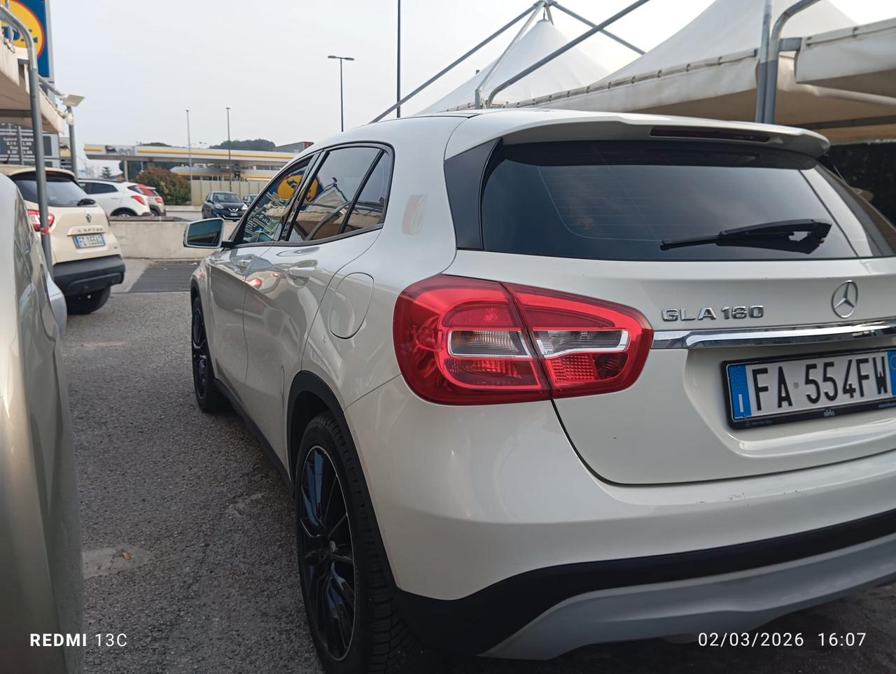 Mercedes-benz GLA 180 d Premium