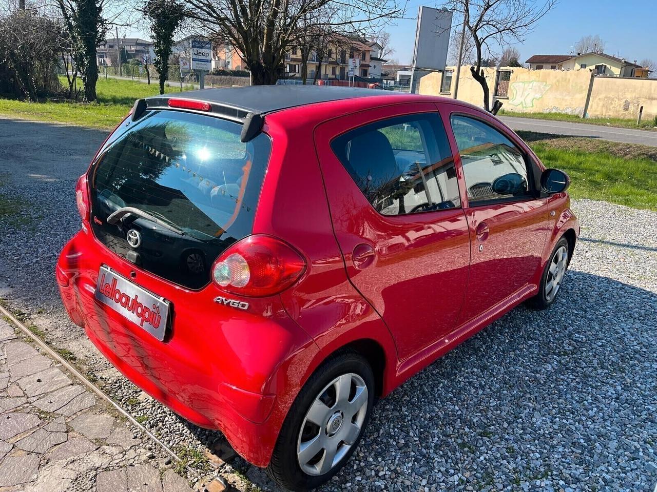 Toyota Aygo 1.0 12V VVT-i 5 porte Sol