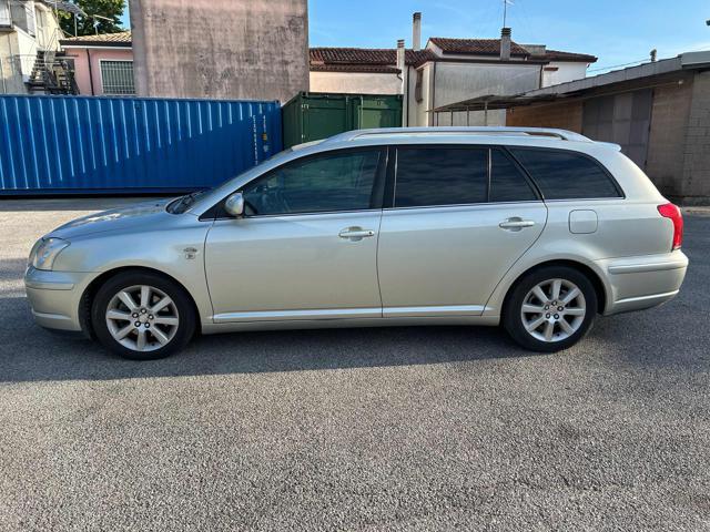 TOYOTA Avensis 2.0 D-4D 16V SW senza nessun lavoro da fare