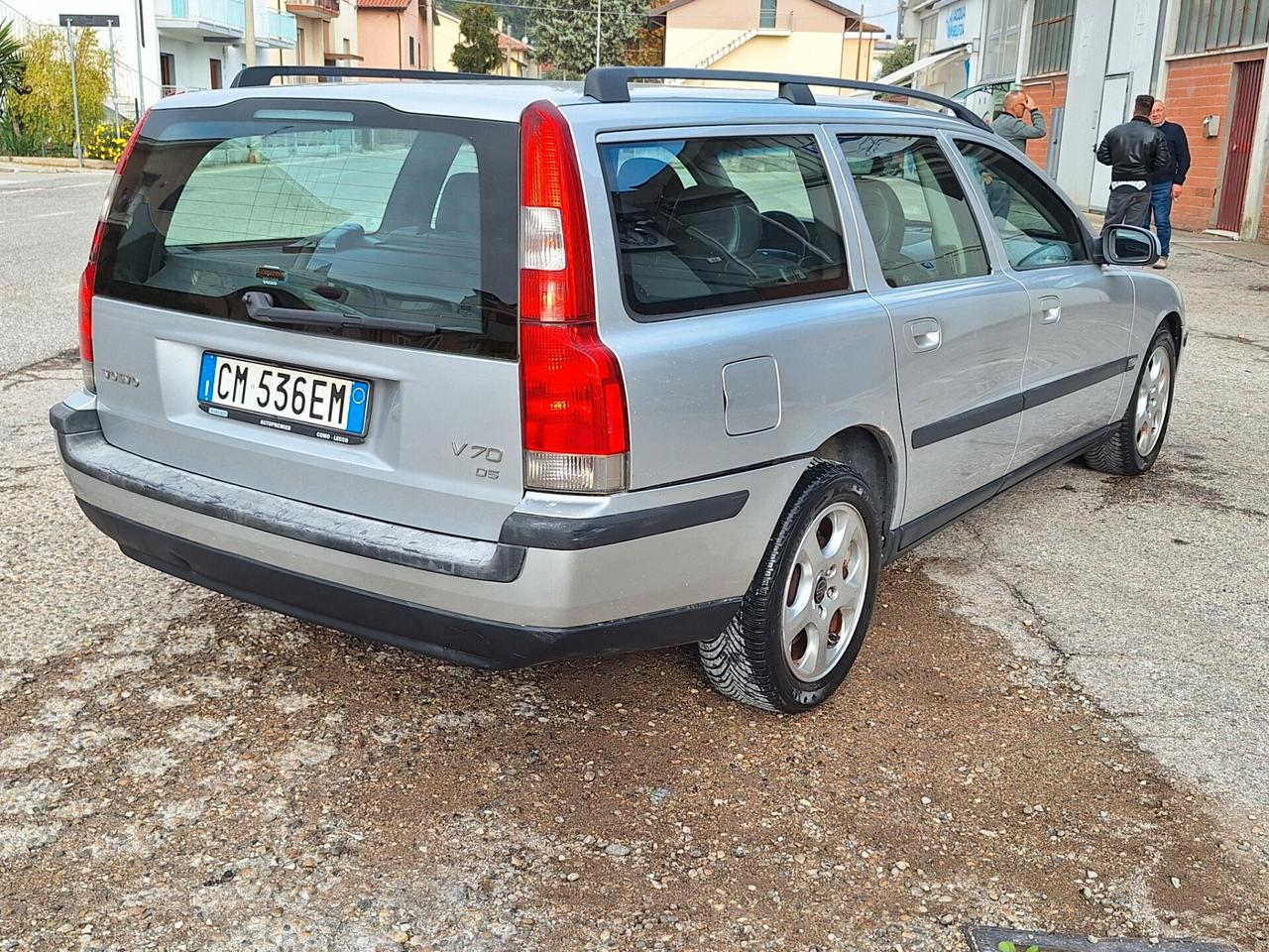 Volvo V70/XC70 V70 2.4 D5 20V cat Momentum FAMIGLIARE