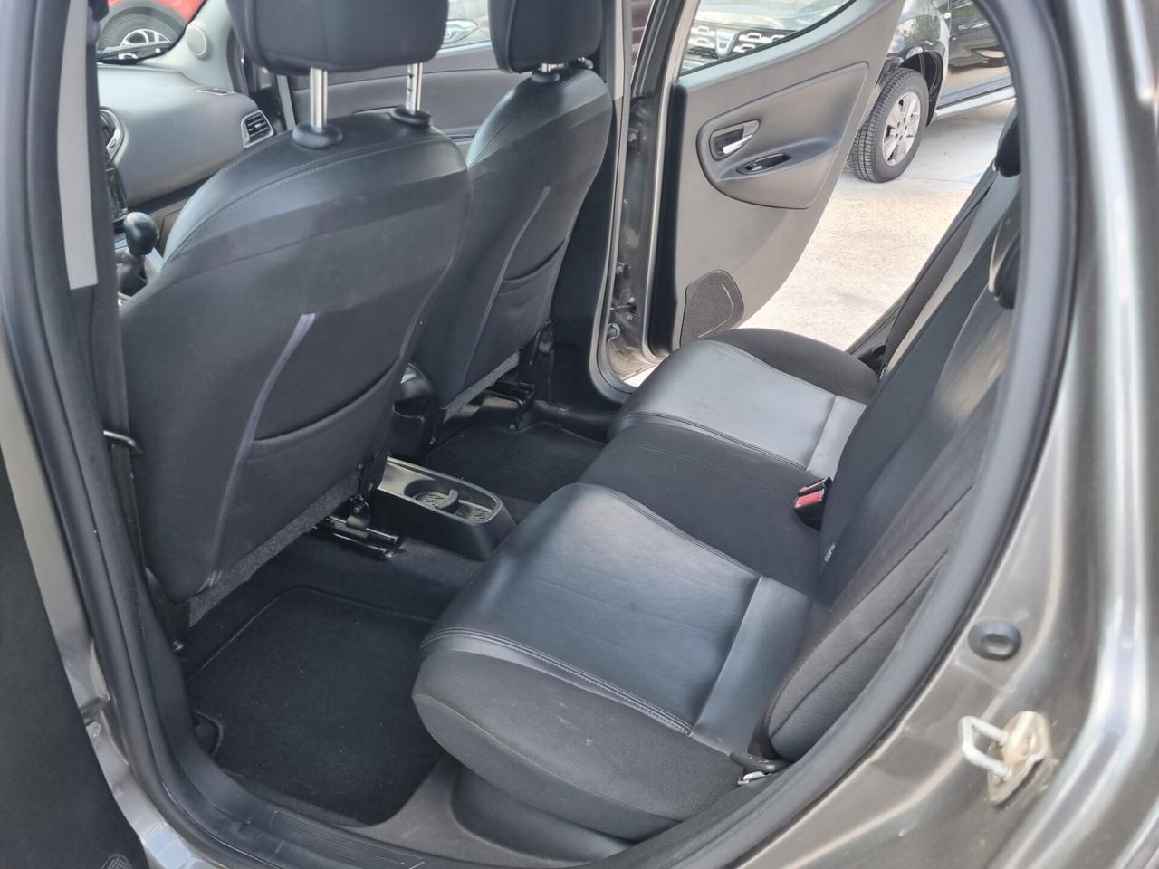 Lancia Ypsilon 1.3 MJT 16V 95 CV 5 porte S&S Plati