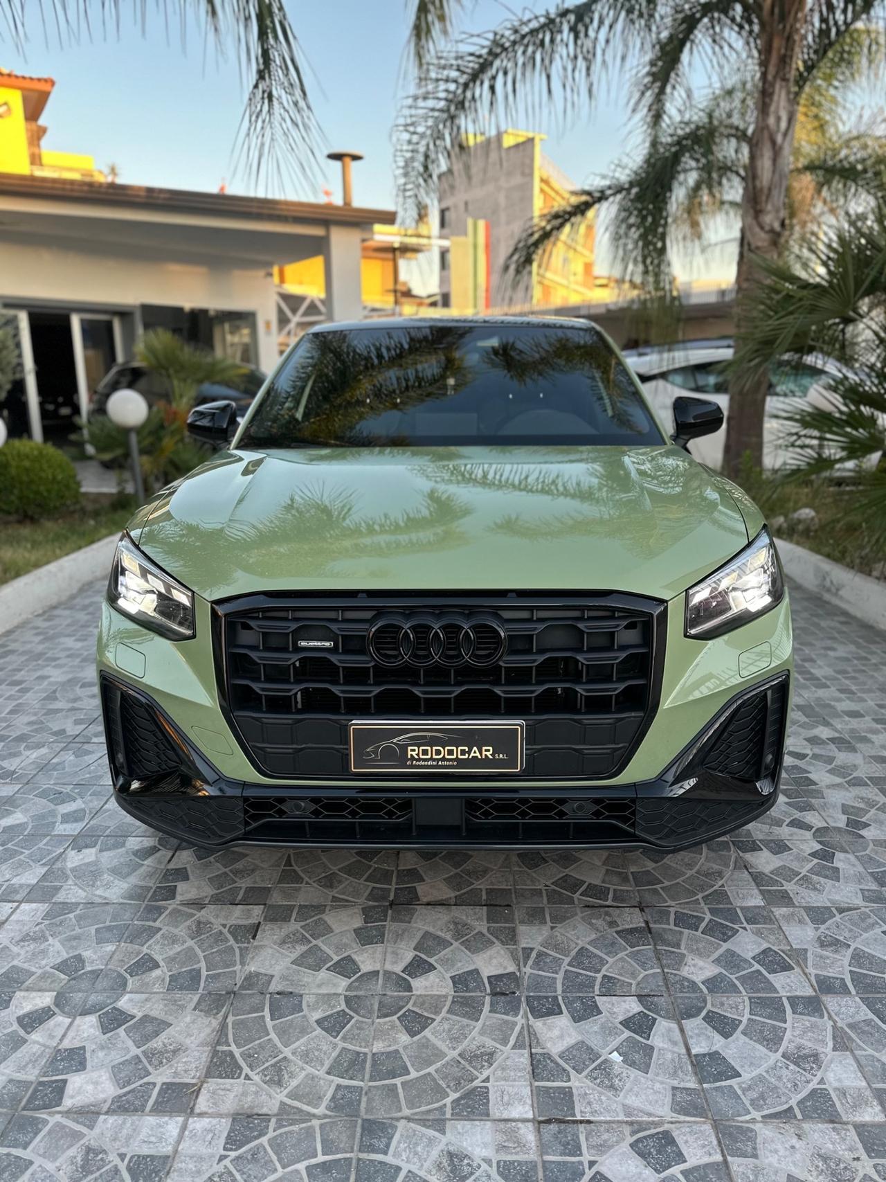 Audi Q2 35 TDI S tronic Identity Black