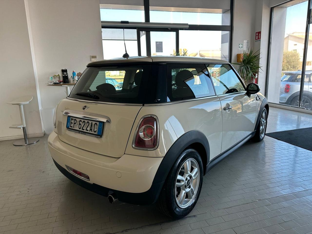 Mini 1.6 16V One (55kW)