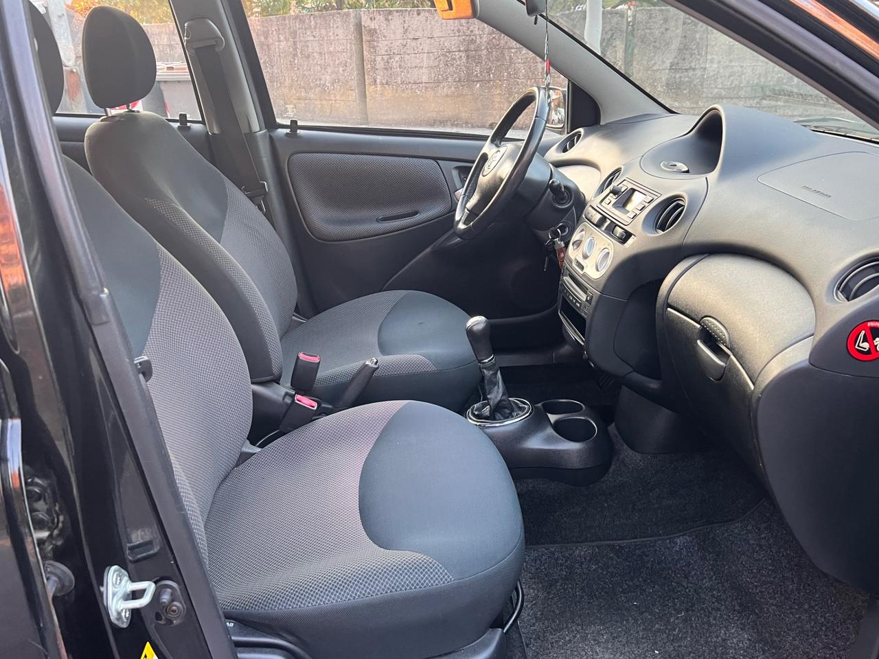 Toyota Yaris 1.4 tdi D-4D cat 5 porte carozzeria sbiadita