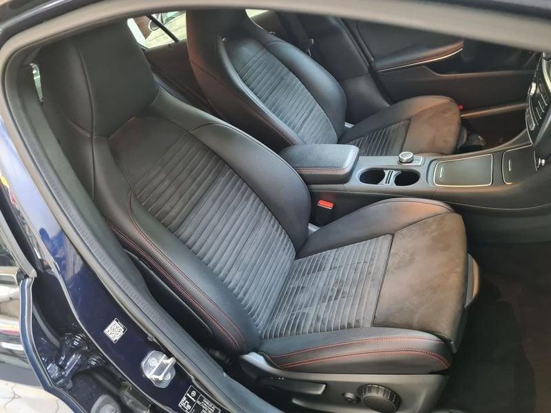 Mercedes-Benz GLA GLA 200 d Automatic 4Matic Premium!CARPLAY!PDC!LED!NAVI!