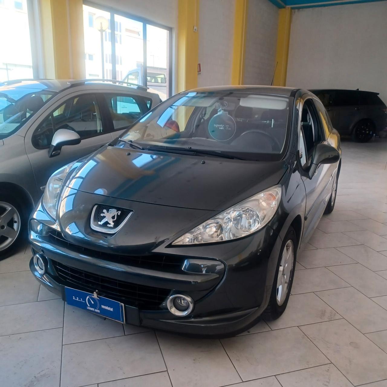 96438 km PEUGEOT 207 1.4 NEOPATENTATI