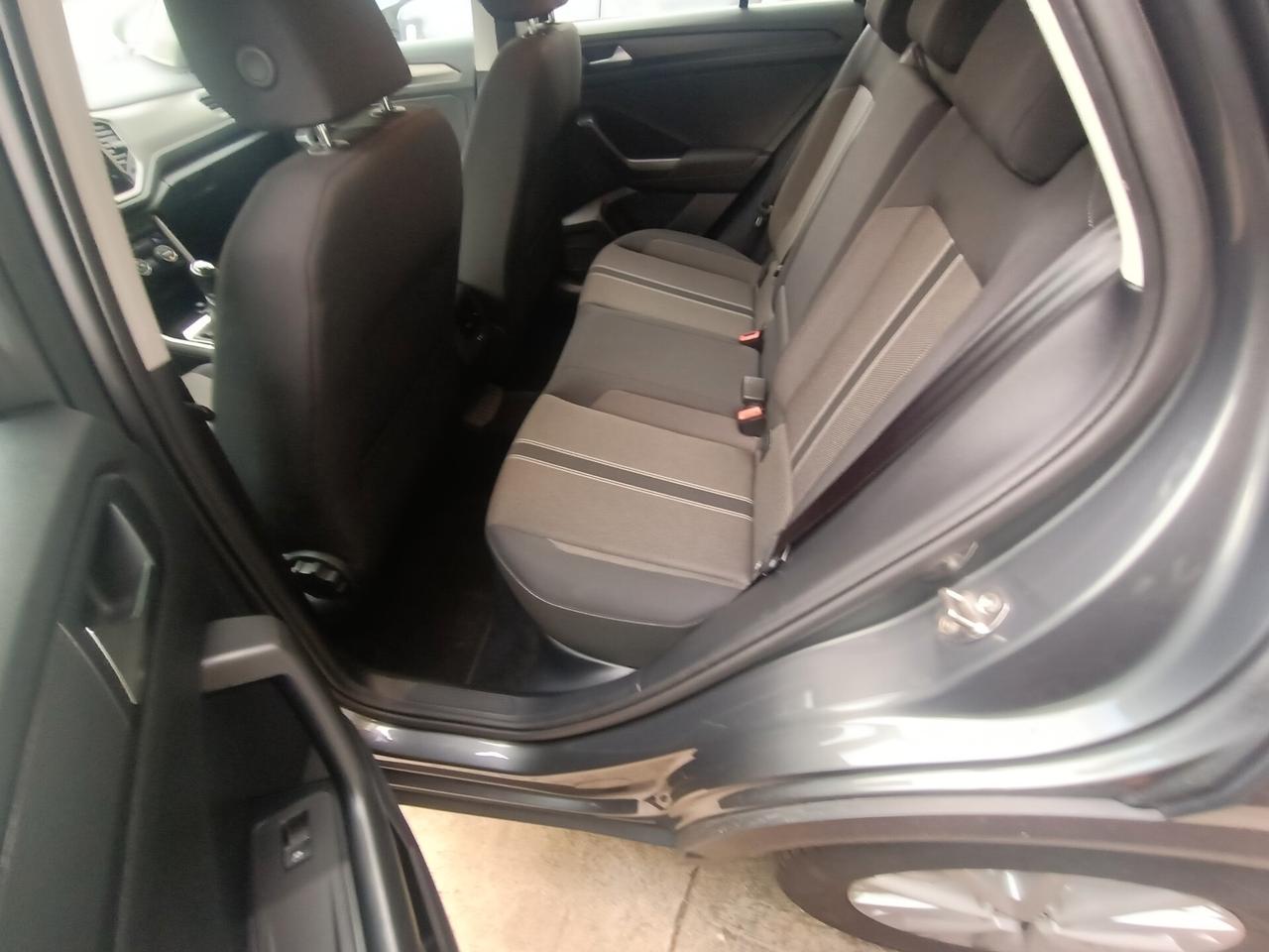 Volkswagen T-Roc 1.6 TDI SCR Advanced BlueMotion Technology -11 -2020