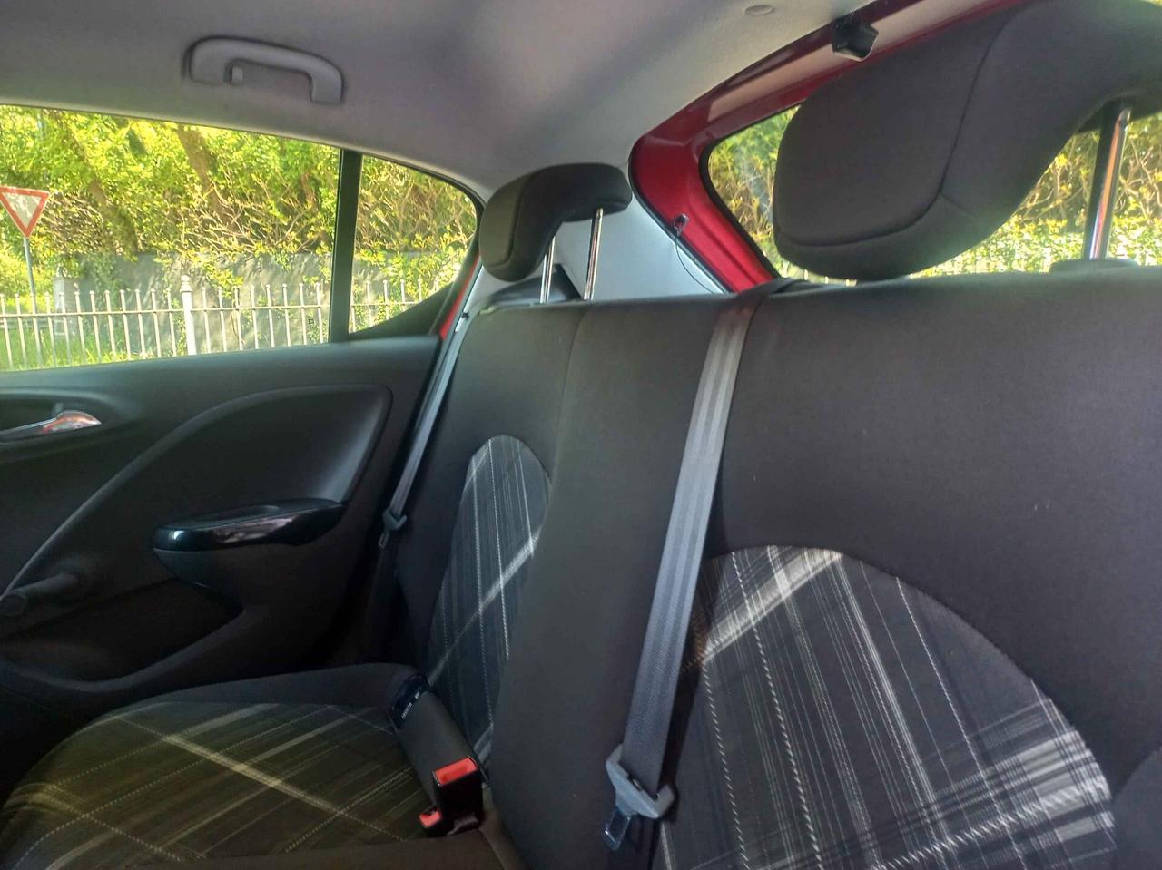 Opel Corsa 1.2 Coupé b-Color