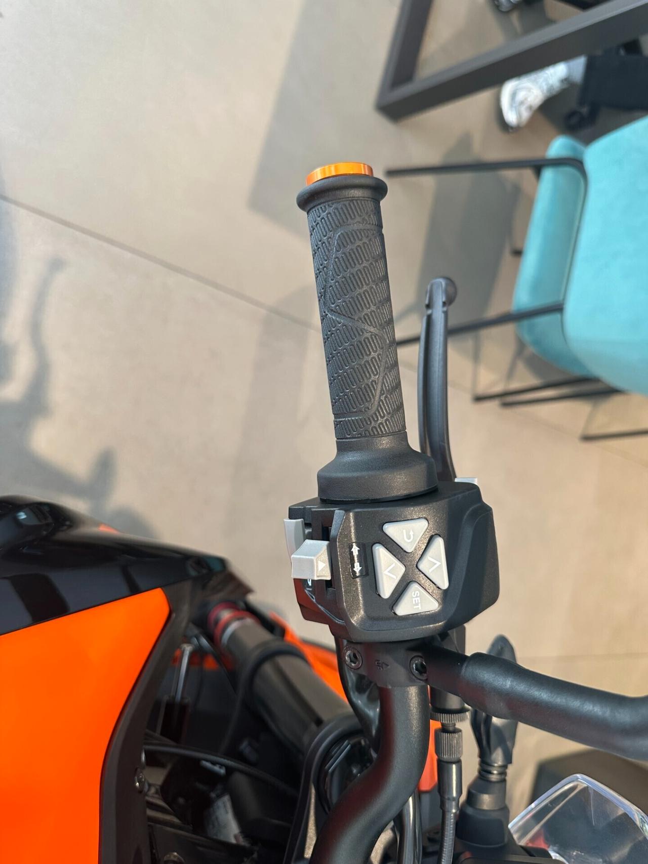 KTM 890 DUKE GP 2023