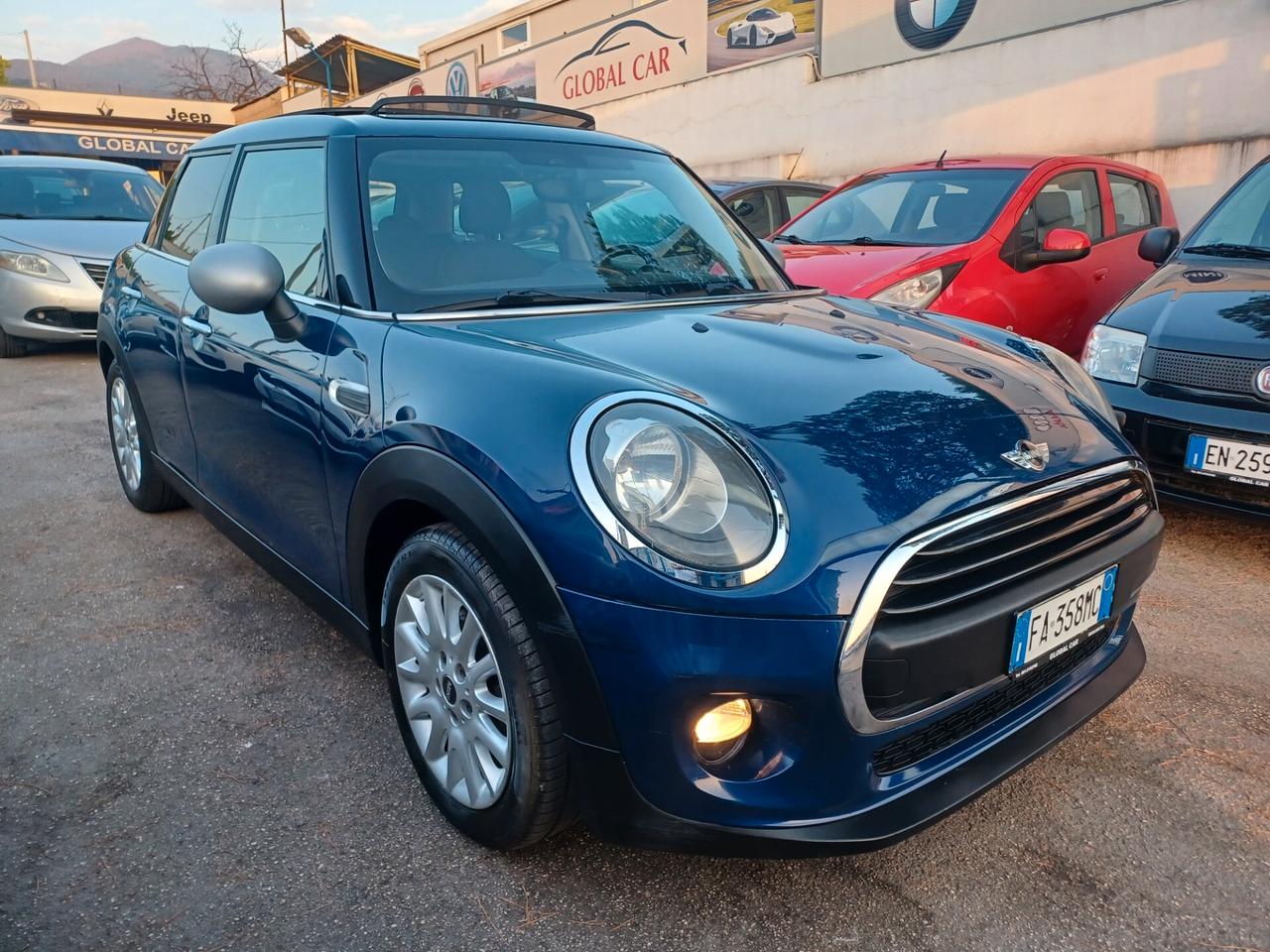 Mini 1.2 Benzina 5 porte Tetto PDC 2015