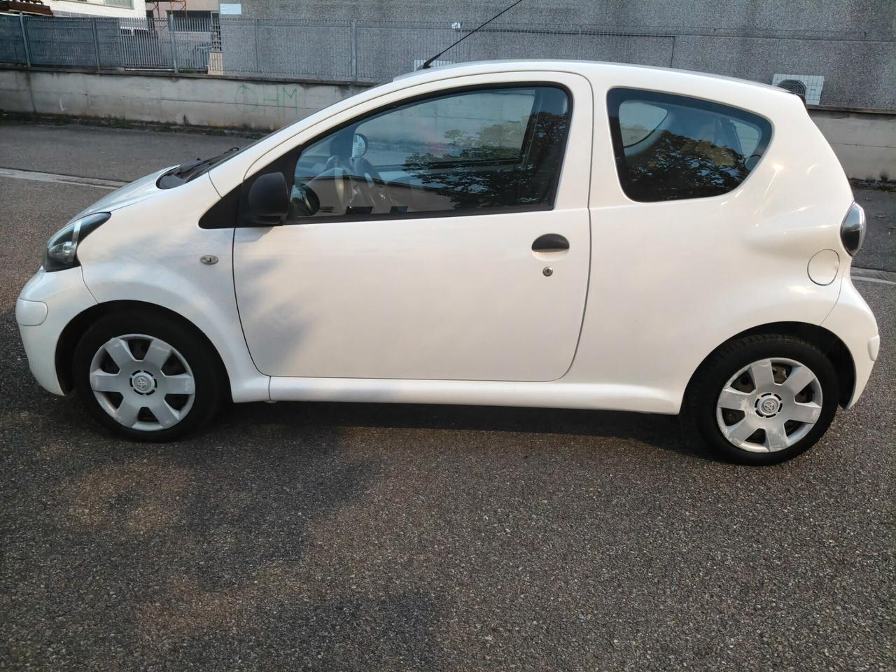Toyota Aygo 1.0 SOLO 76.000 KM NAV