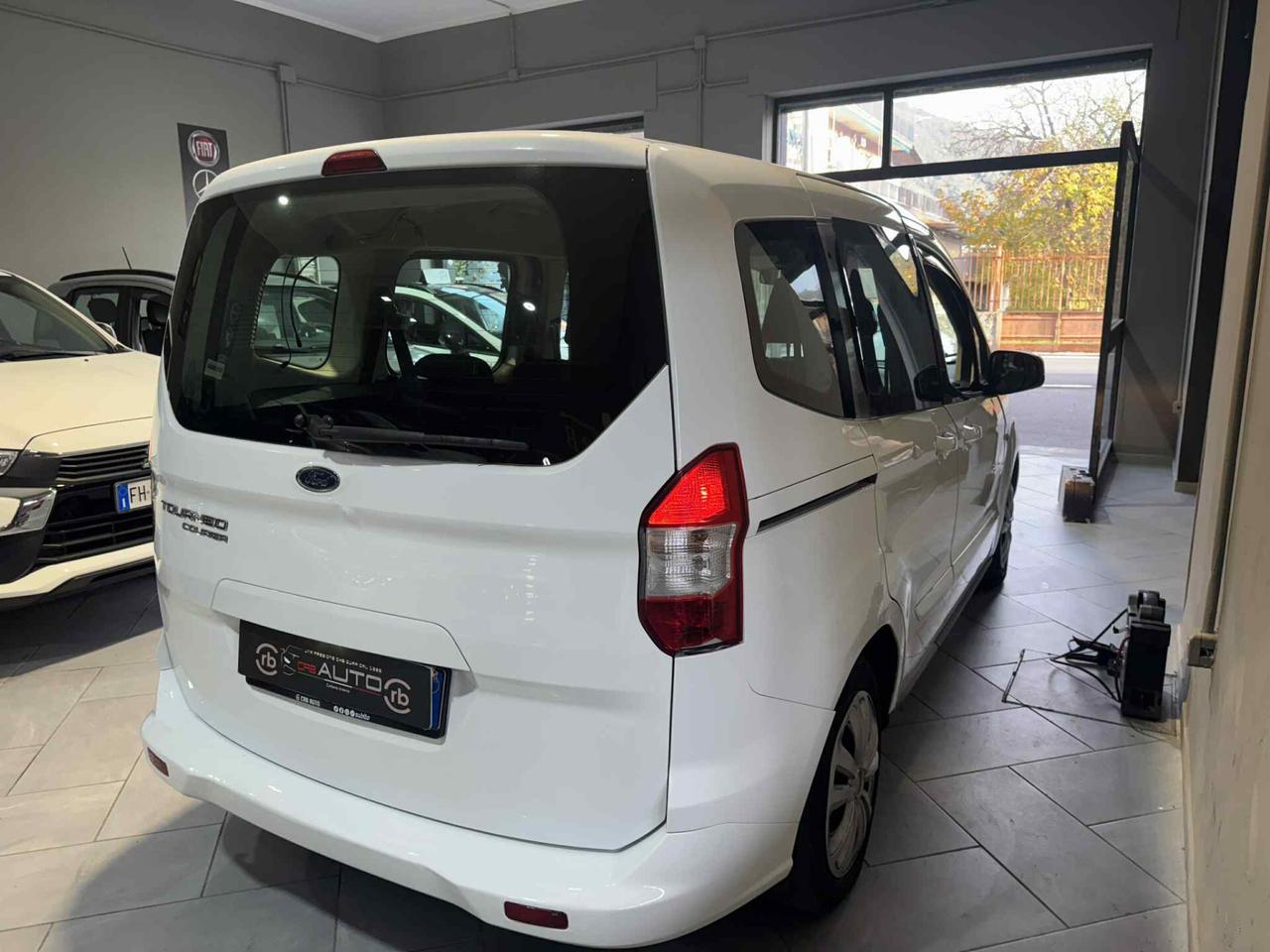 Ford Tourneo Courier 1.5 TDCI FURGONE VETRATO 5PO