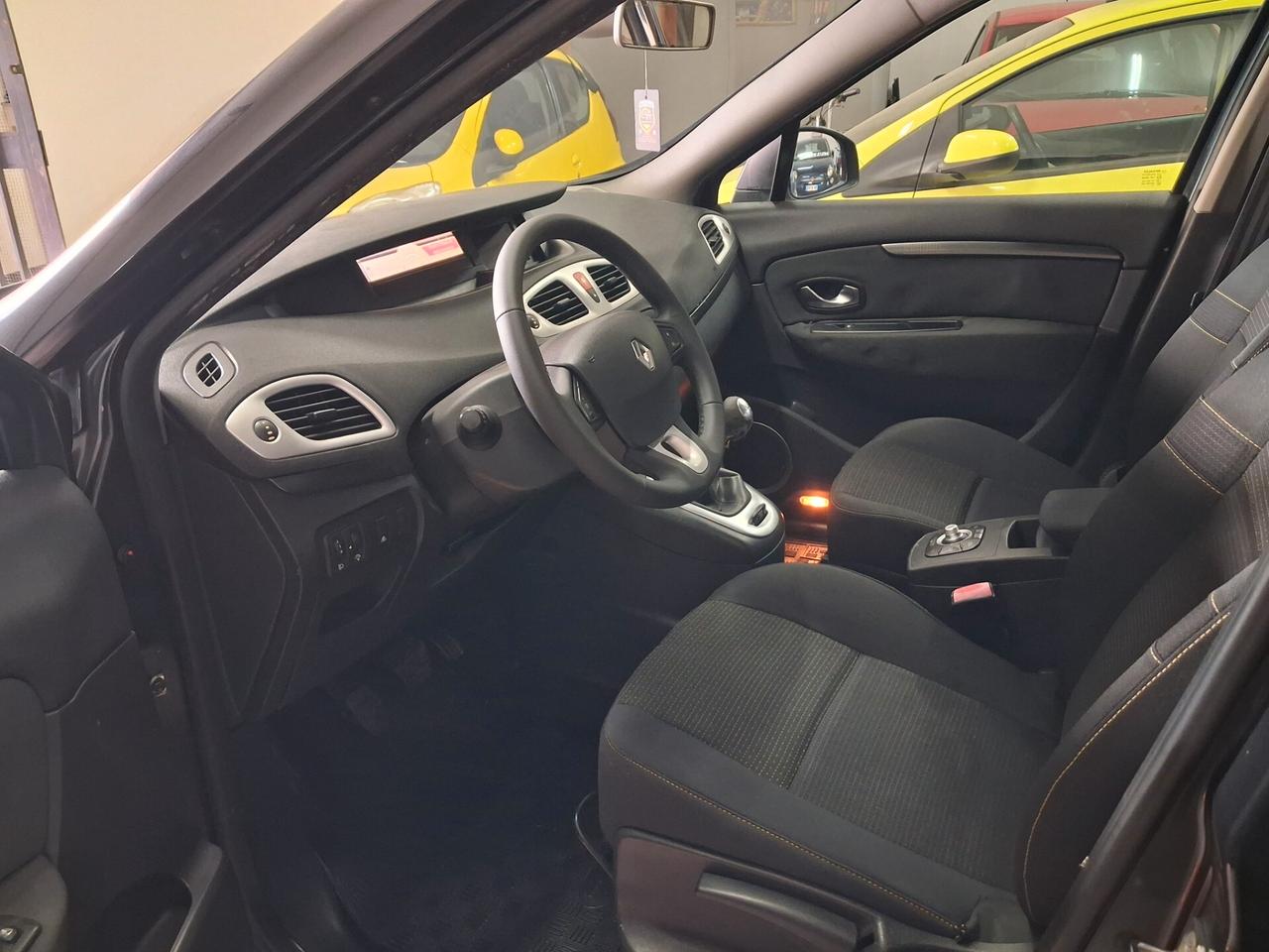 Renault Scenic X-Mod 1.5 dCi unico prop 2011