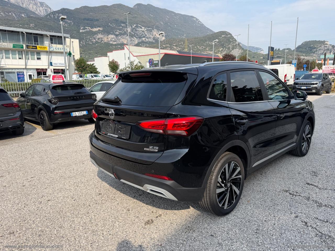 MG ZS Hybrid+ Luxury TETTO APRIBILE PANORAMICO